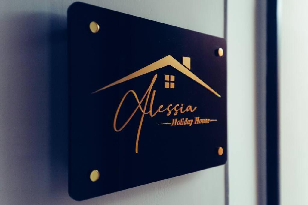 Alessia Holiday House 90Mq Salerno Centro 外观 照片